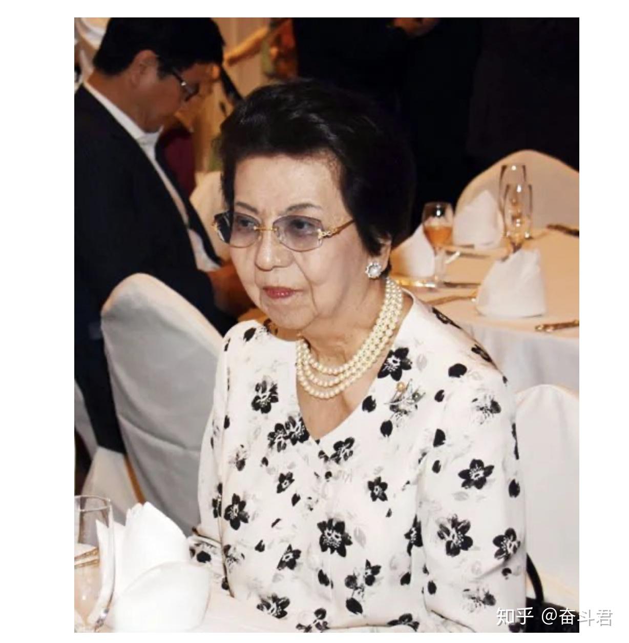 所以安倍洋子对儿媳妇的特立独行也颇有不满,尤其是安倍昭惠经常出去