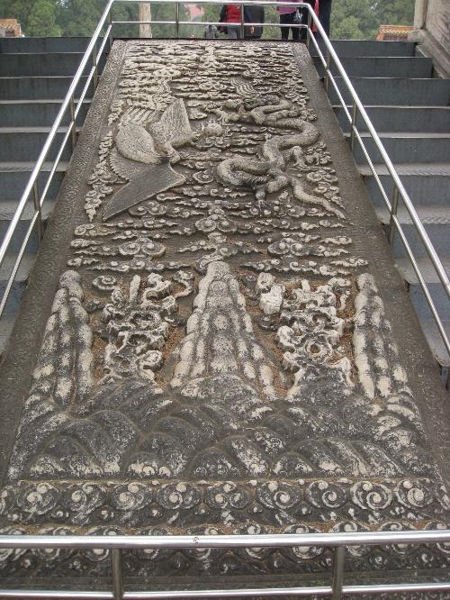 [图说]古今影像大明十三陵－－十五，明神宗万历帝朱翊钧定陵之开放的皇陵-明十三陵背后的帝王传奇