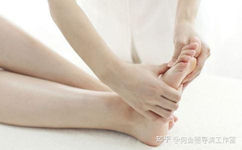 跌打损伤、扭伤、摔伤时怎么办?!不能热敷 要冷敷 - 知乎