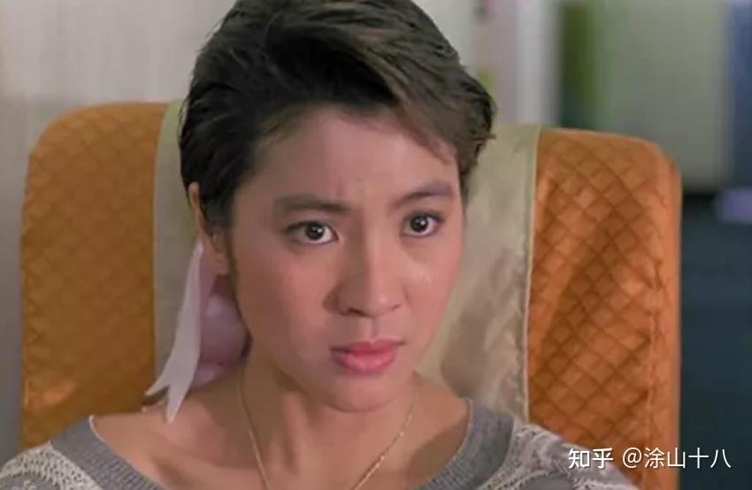 婚后息影,此后《皇家师姐》系列由被誉为"杨紫琼接班人"的杨丽菁代替