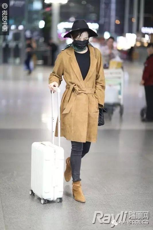 春运28个当红明星的行李箱大pk其实杨幂蛮低调的