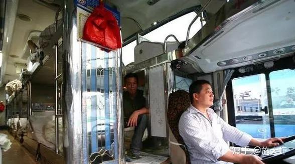 卧铺哪个安全一点 v2-ee4485d28e890f78e0d3f880a0326fc3_r.jpg