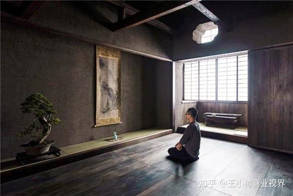 一位温州教师,花200万把家里刷成黑色,称:我只是想躲在这里 - 知乎