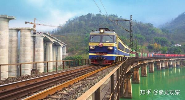 yibo:不愧是基建狂人，中国建设1096公里的超级铁路有多难