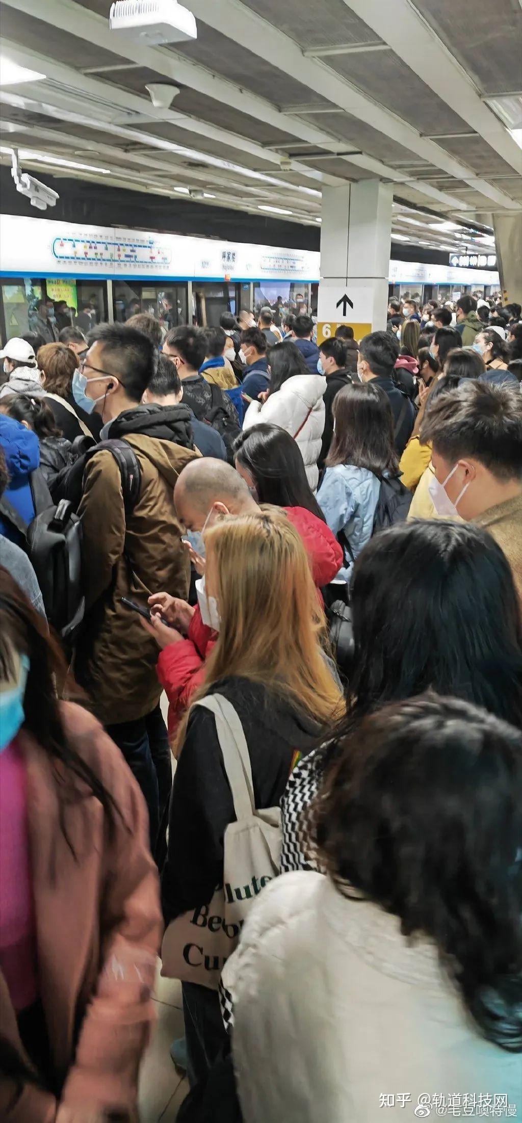 北京地铁10号线早高峰发生信号故障致列车延误. - 知乎