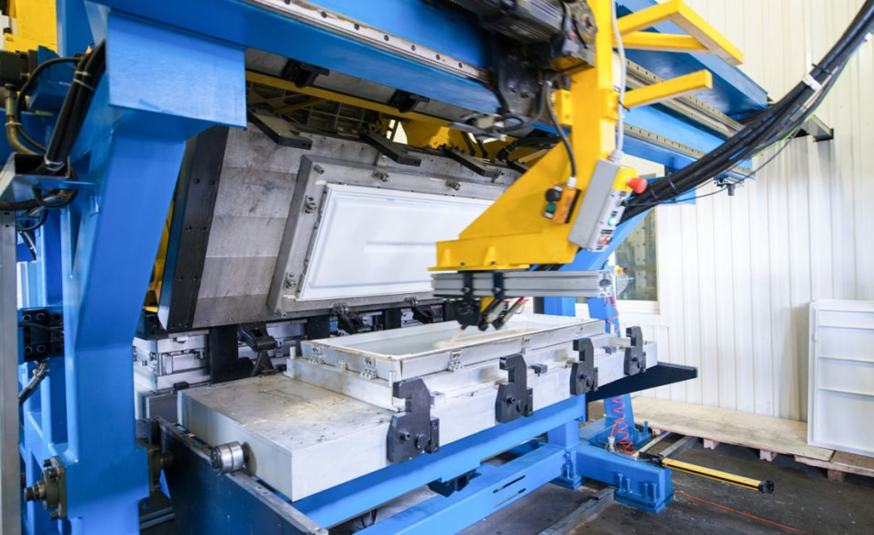 盘点常用的十大取料机械手——龙门架式的设计