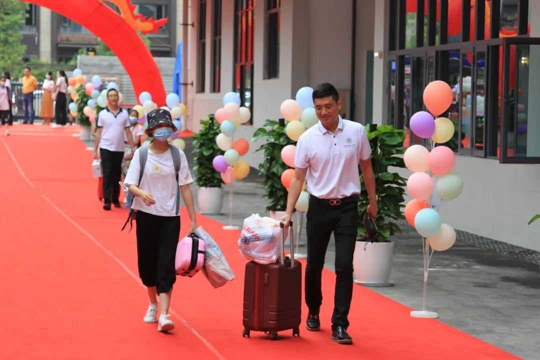 关于巴南育才中学