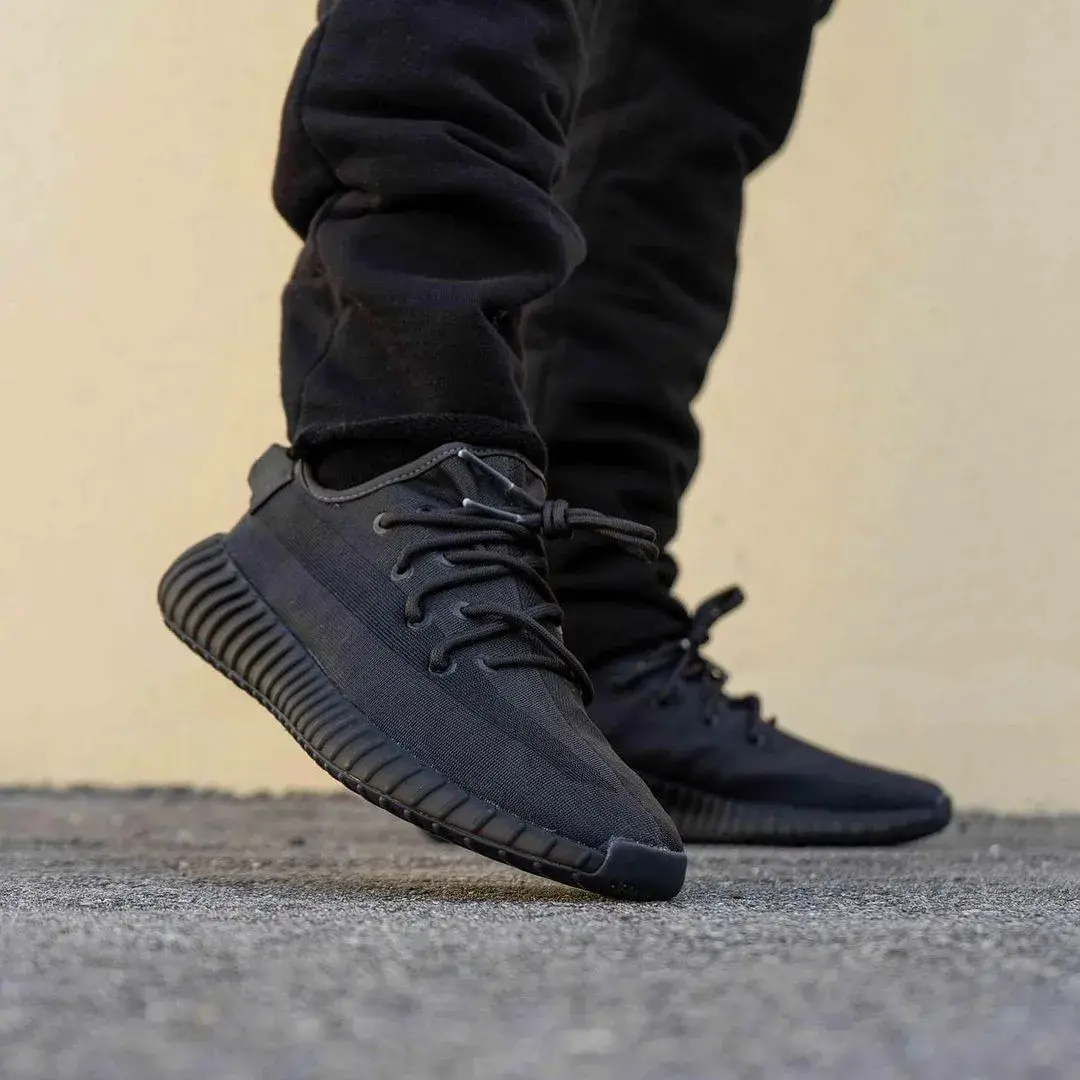 yeezy350露骨黑武士实物提前上脚泄露3连发限量发售