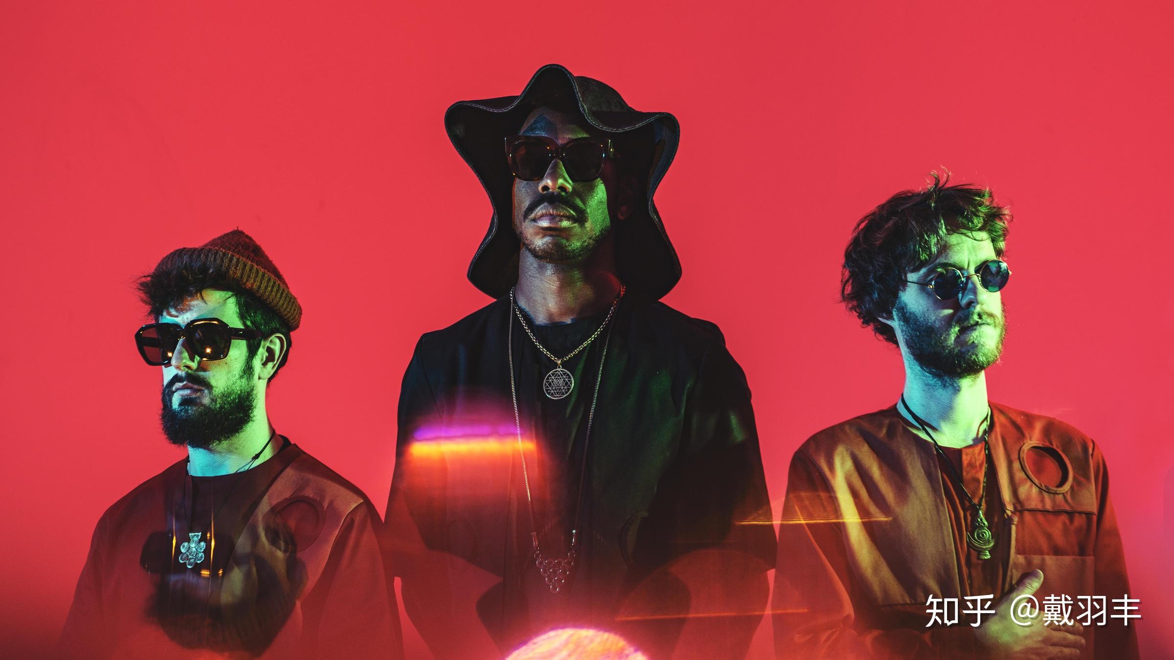 comet is comingafrobeat风格的管乐乐队kokoroko(主要