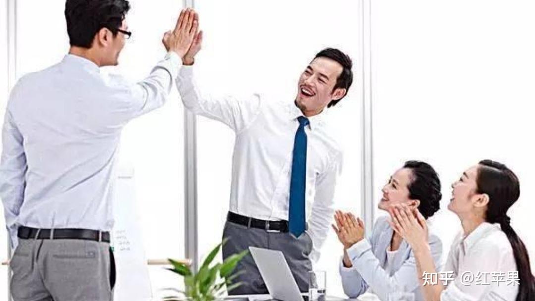 《向上管理的高手》：用领导的力量逆袭职场，一步步实现职业突破