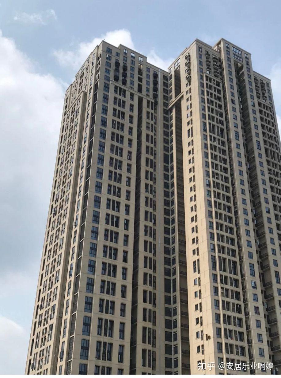 坂田天虹商场,大新购物广场,国惠康百货,乐汇城,明升幼儿园,坂田小学