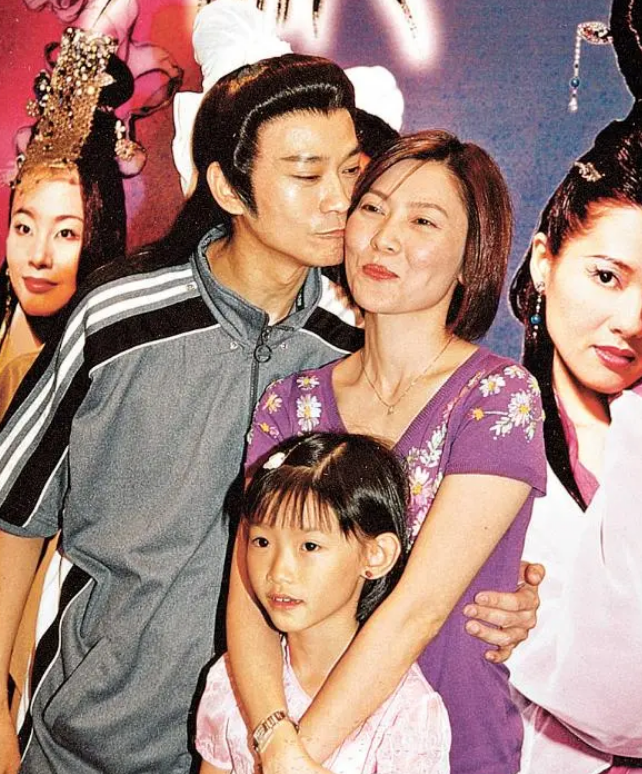 郑少秋大女儿在美身亡!父女30年未见,走在路上都不认识