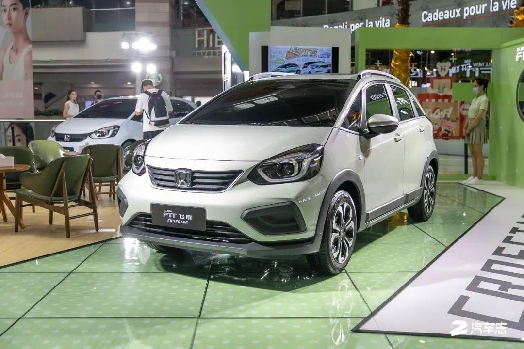 全新飞度实拍丨sport版确认是亲生crosstar版是充话费送的吧