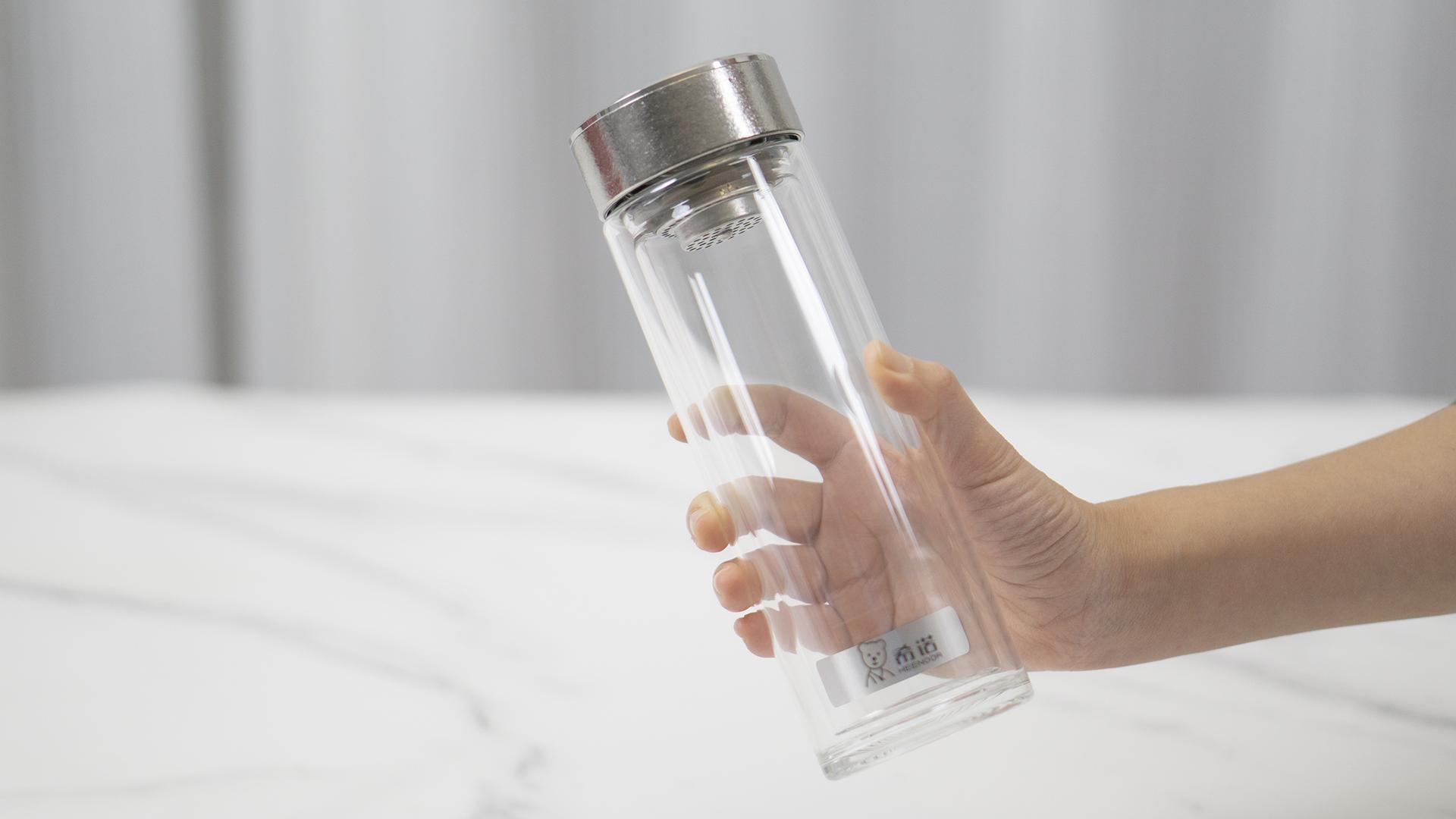 这个双层玻璃杯可不一般,高透,抑菌,纯钛!