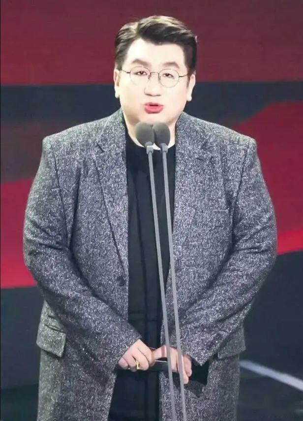 防弹少年团方时赫一同登上了美国时代封面