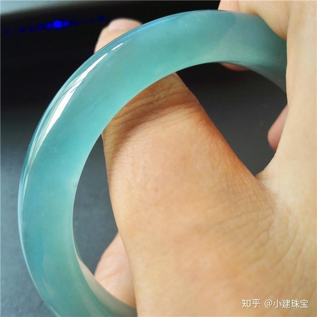 莫湾基晴水种翡翠手镯开窗料