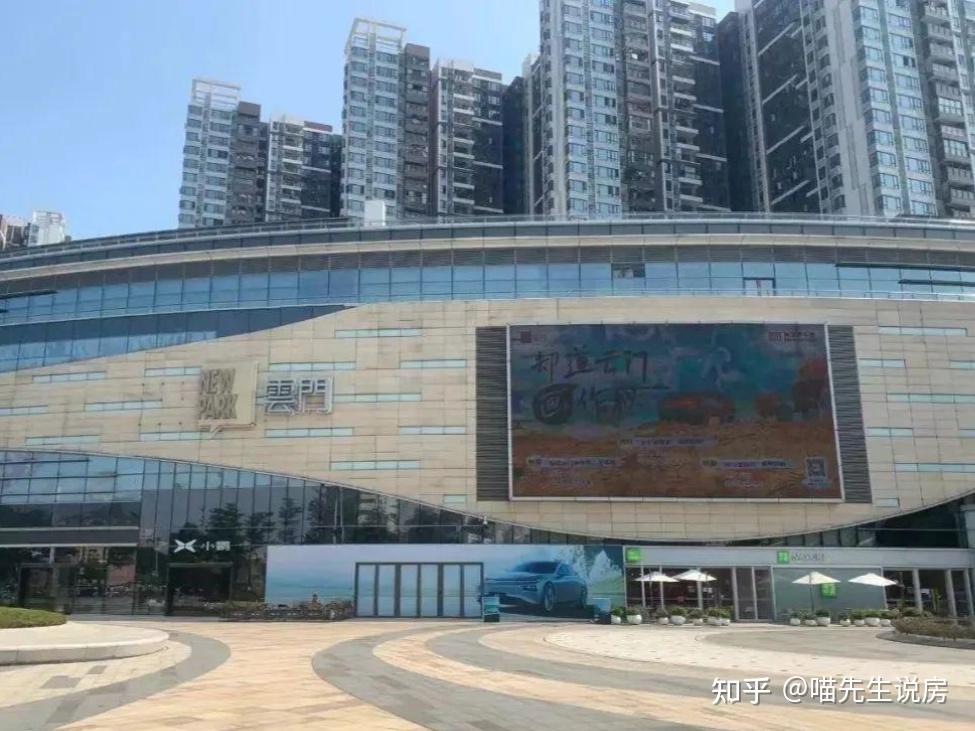 3,【繁华商圈】周边保利时光汇商场,云门new park等大型商场汇聚,繁华