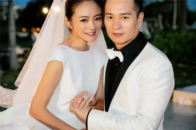 黄骅四中井文婧图片