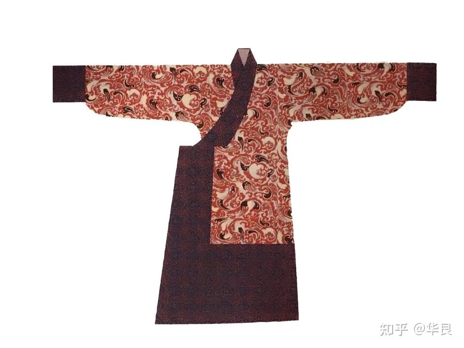 出土文物复原秦汉绕襟深衣复原仿制随着秦汉统一,这种厂字襟交领的袍