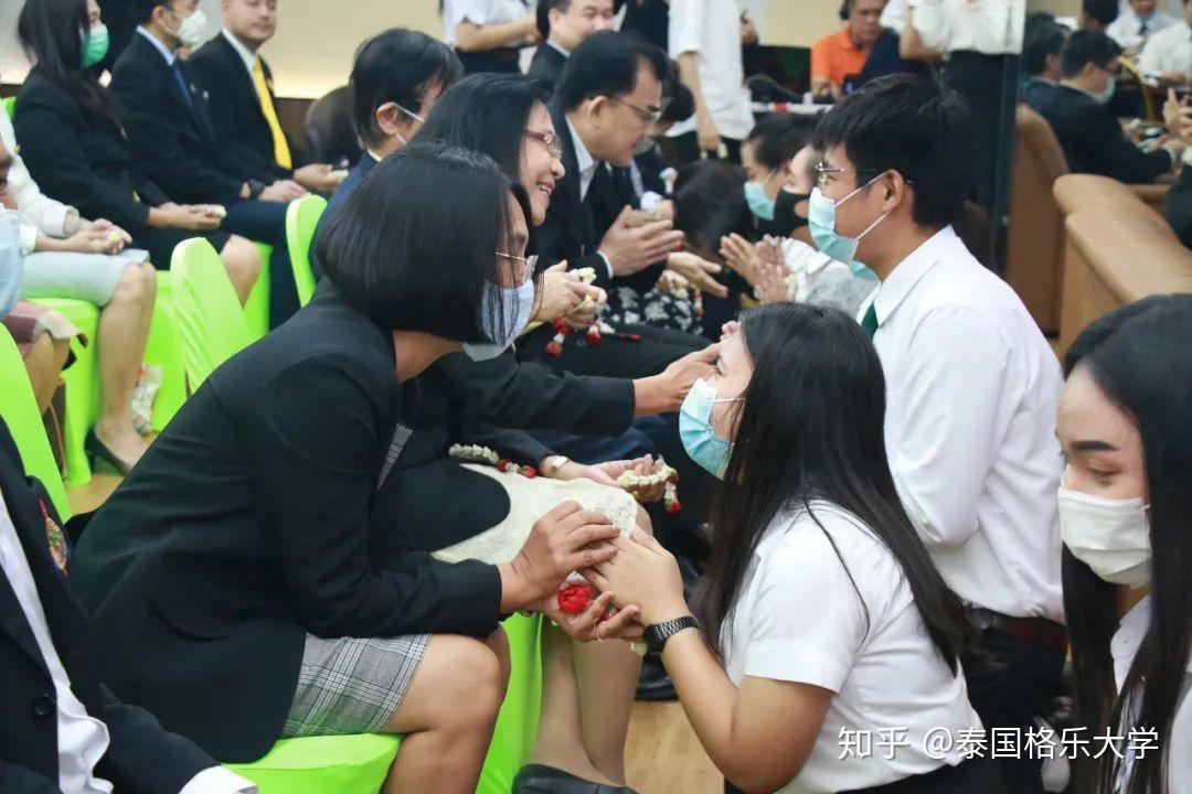 不一样的拜师礼亲历泰国拜师节尊师重教泰难忘