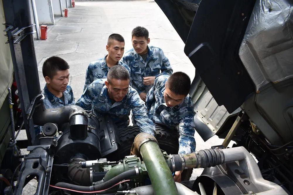 兵的组织和担当60年的安全行车变的是番号,不变的是责任改组成为汽车