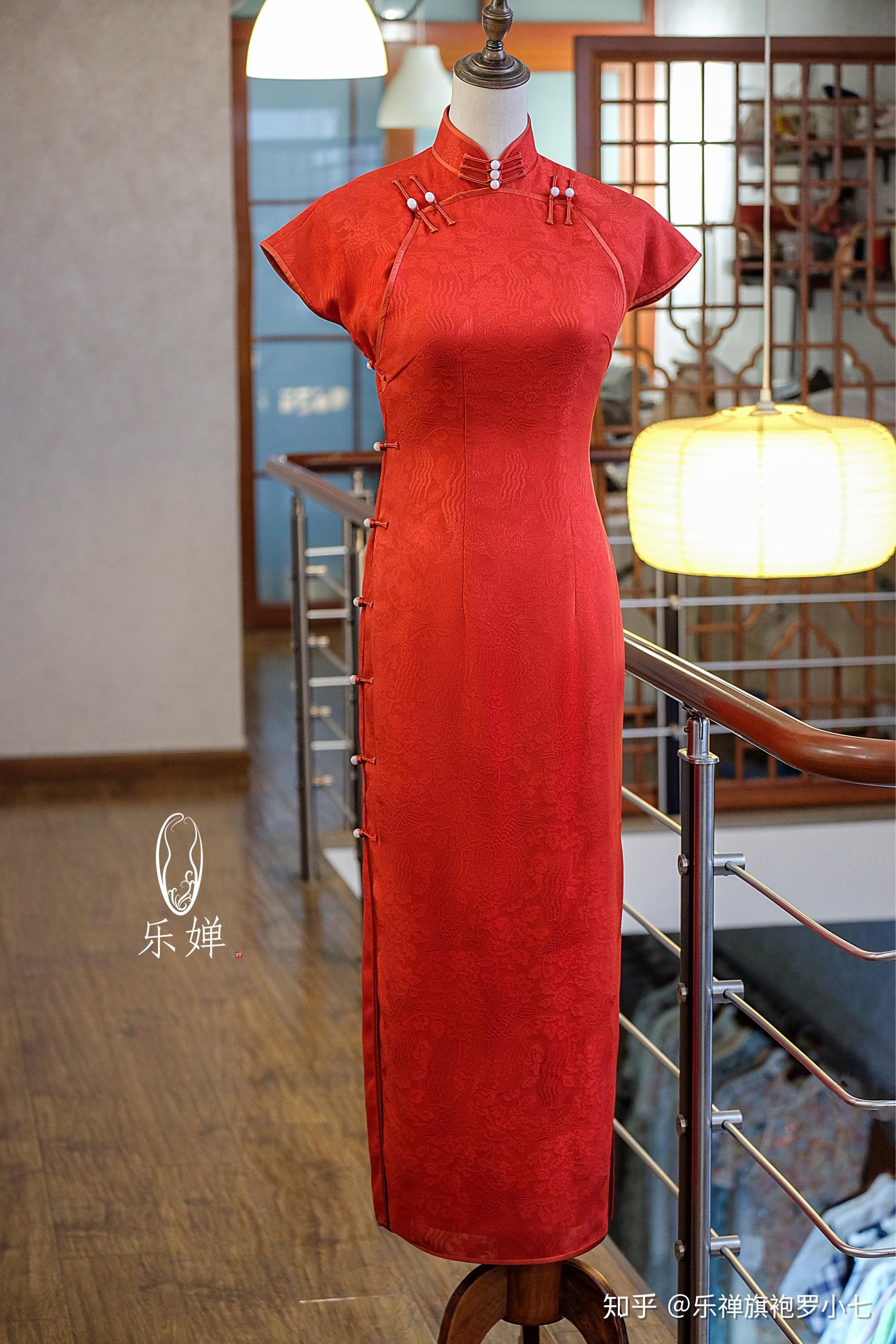 凤穿牡丹敬酒服选这款花罗旗袍没错了