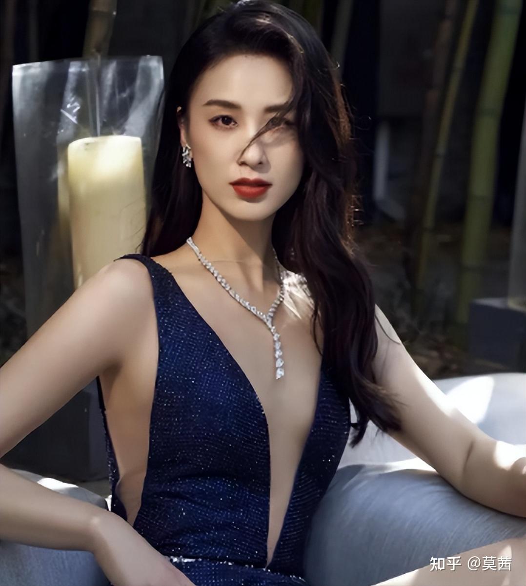 黄圣依直播时走光!画面一览无余,杨子看见了也不提醒