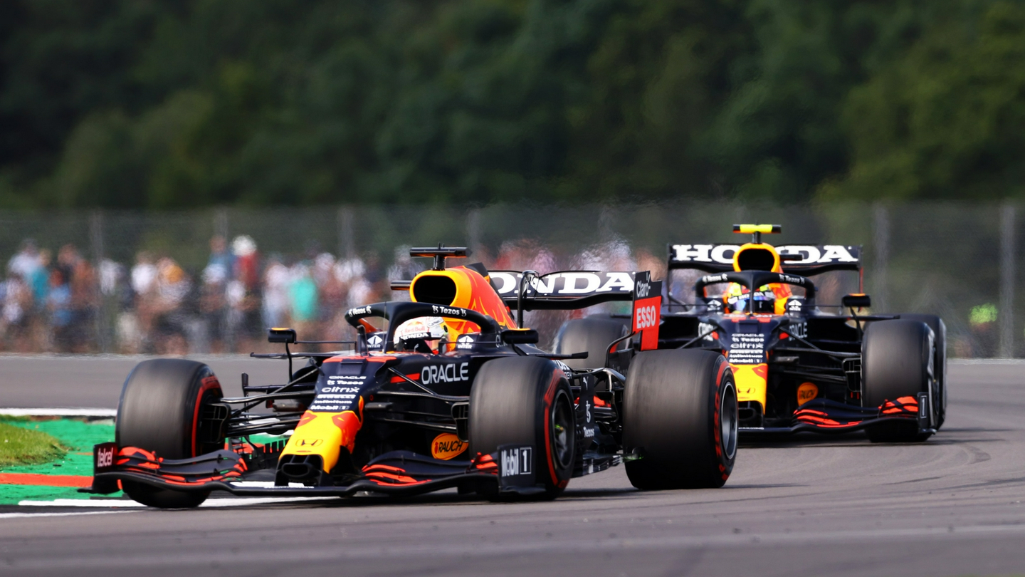 为什么红牛能在F1同时拥有两支车队？