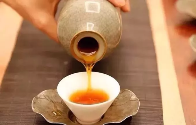 一茶一酒一知己人生足矣