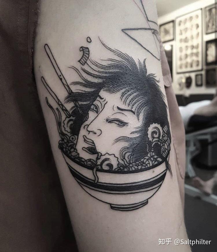 以及西班牙文身师做的写实文身,更像是纹了一位美女,或者说是日本美女
