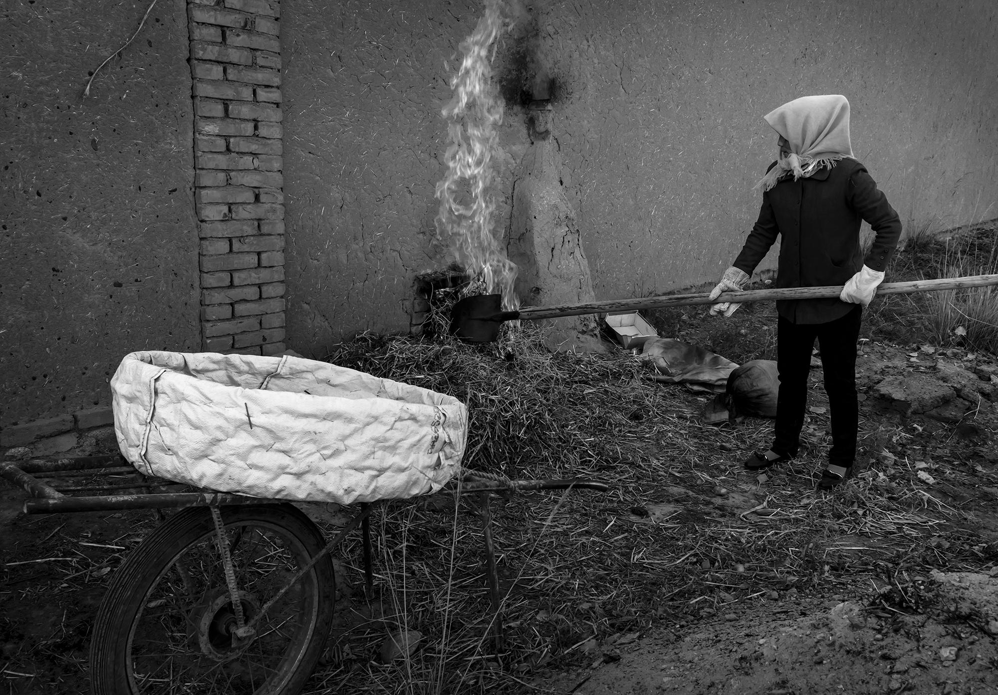 吕志俊河西女人第一届甘肃现代摄影艺术展览优秀摄影作品