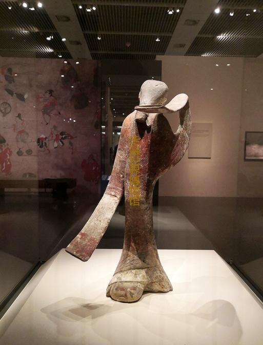 汉代歌舞闻天下,刘邦宠妃"翘袖折腰"舞,功夫确实厉害