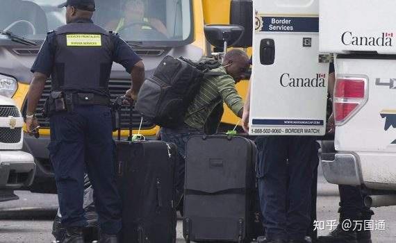 现在入境加拿大,需提前做好哪些准备工作?抵达机场后该干什么?