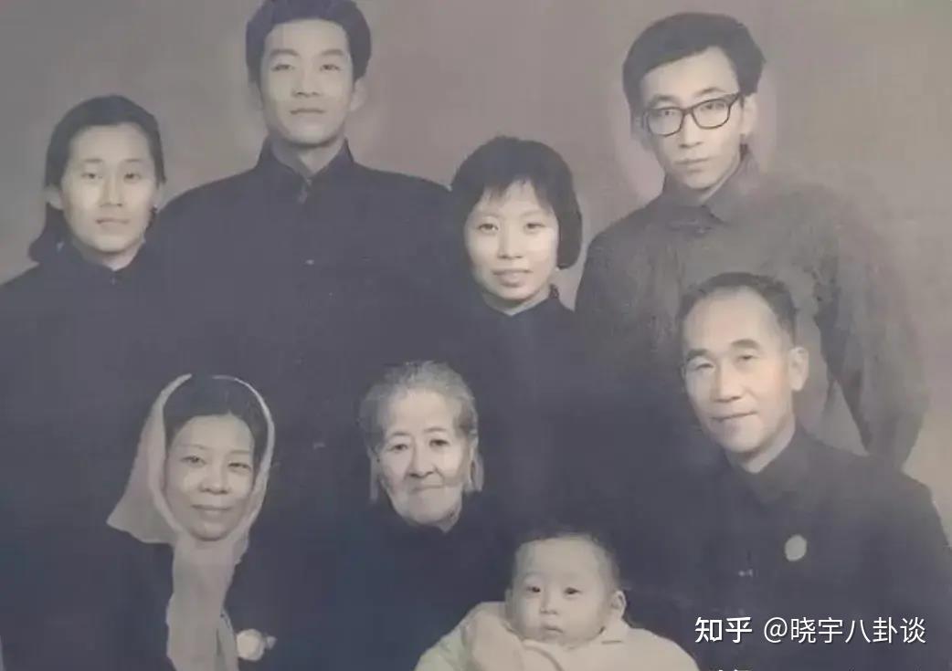 侯军是侯宝林的孙子、侯耀华的独子、师胜杰的徒弟，为何没说相声 - 知乎