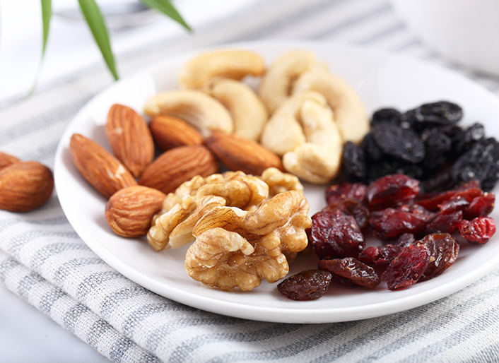 坚果怎么吃比较健康呢 v2-f1495469c246185013081f319af0b5f8_1440w.jpg?source=172ae18b