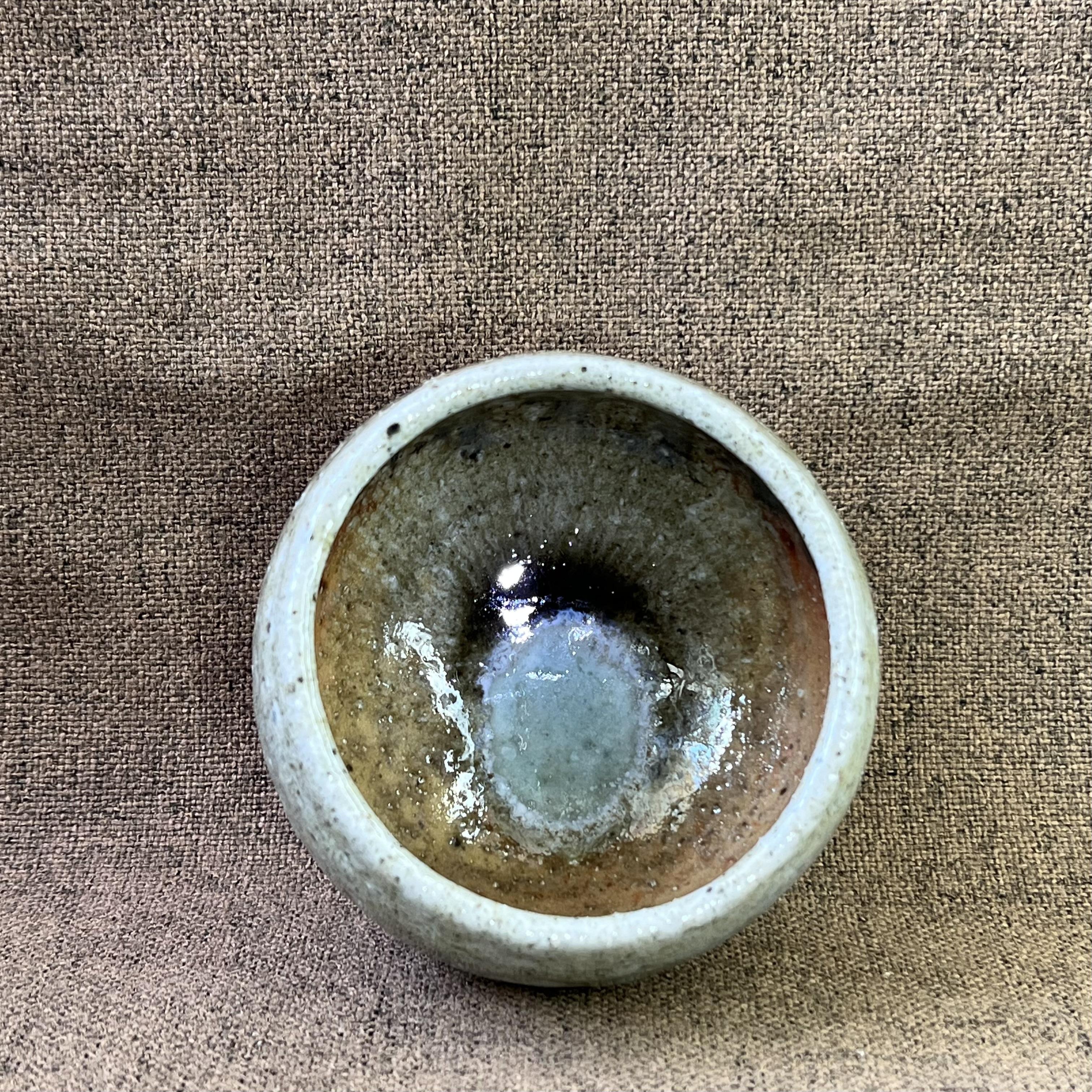 柴烧瓷器里窑宝:粗陶落灰蓝彩雪花釉,带有建盏耀变油滴层次感,太美了