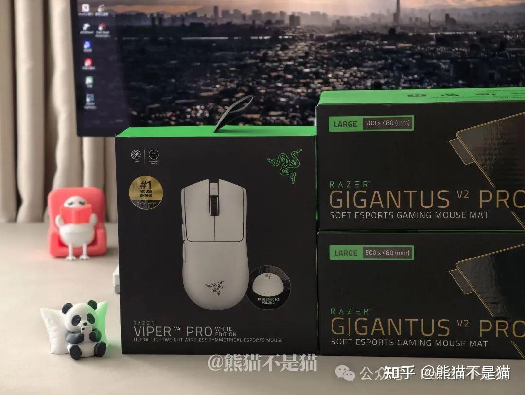 吓哭了!六冠王的认可,聊聊当代“鼠王”雷蛇毒蝰V4 Pro