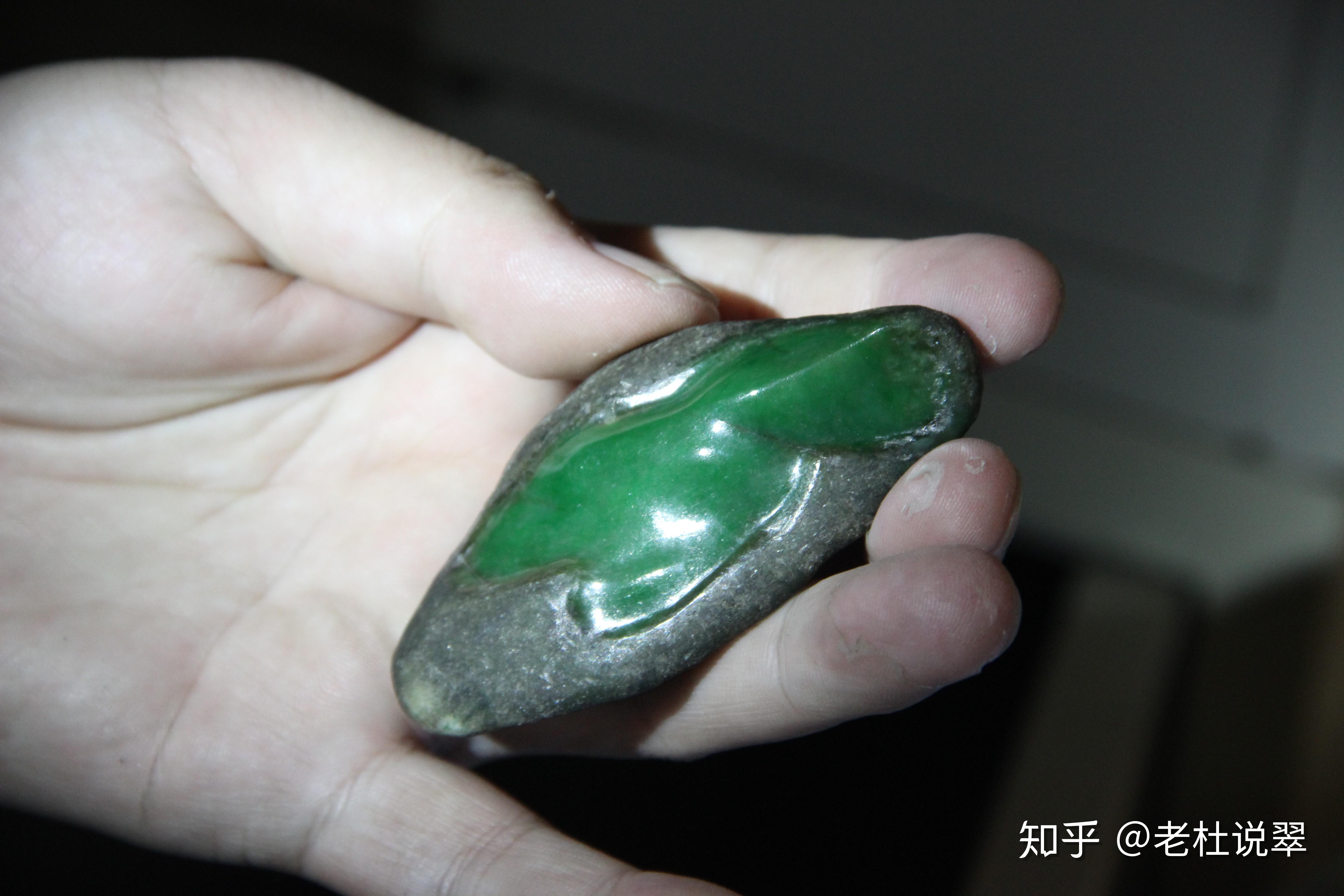 什么是翡翠的山料什么是翡翠水石什么是翡翠的半山半水料