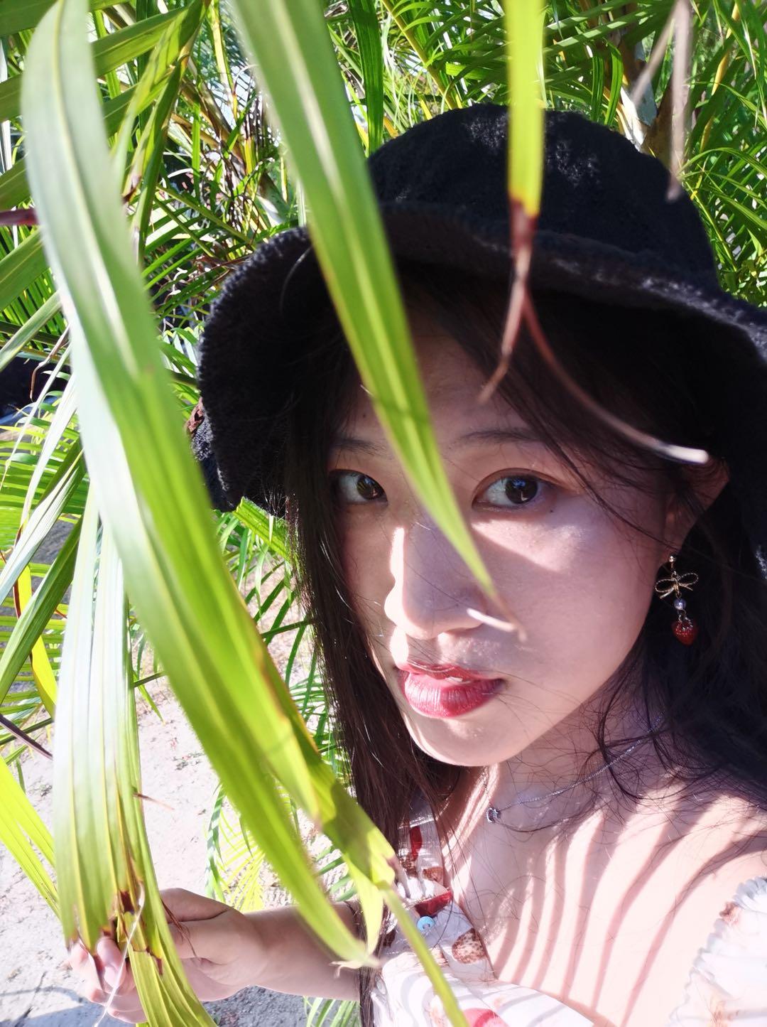 主播专访自恋的干饭人甜桃子酱