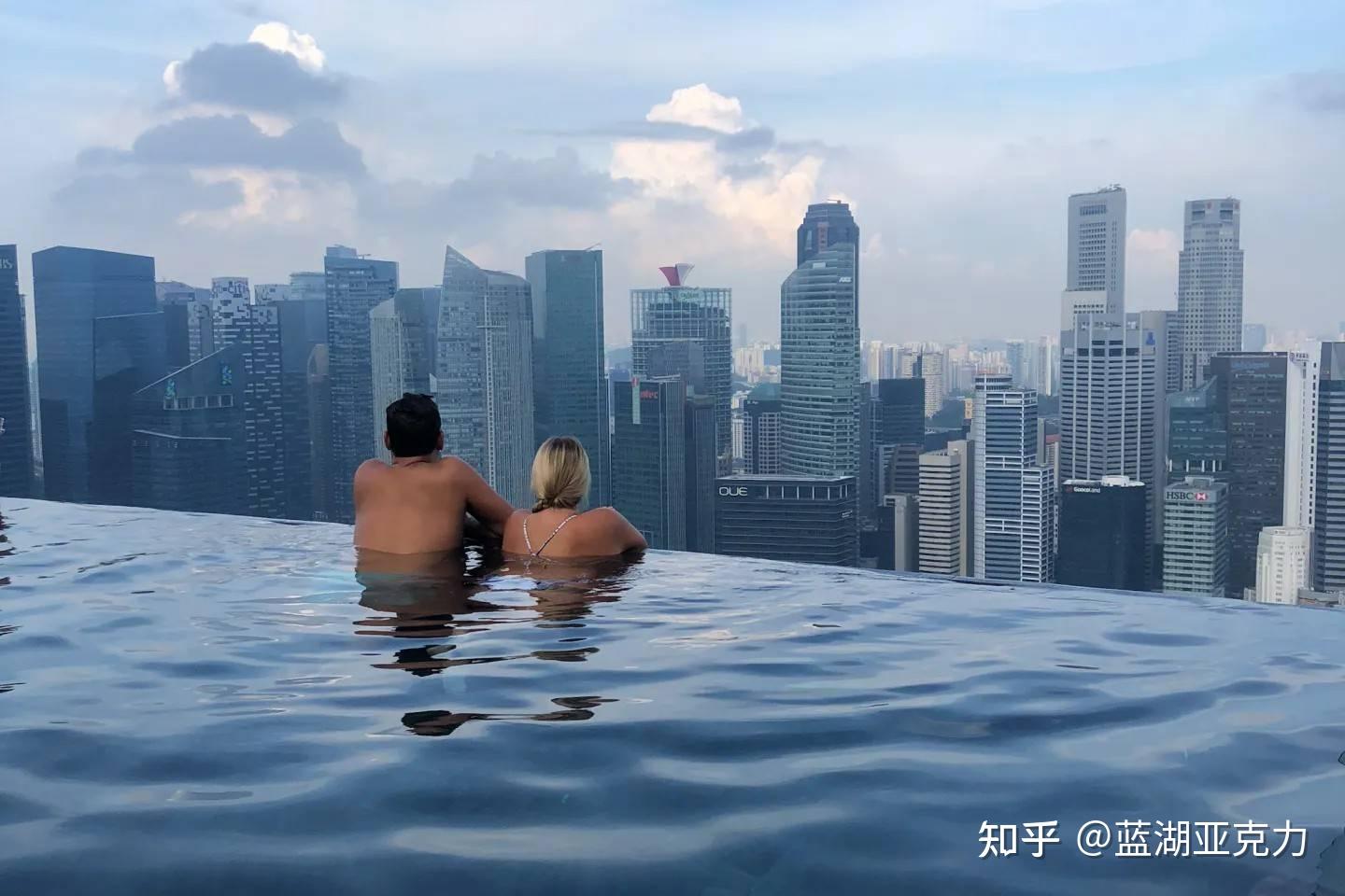 57 层上的无边泳池，长度达150米，高度为198米 - 知乎