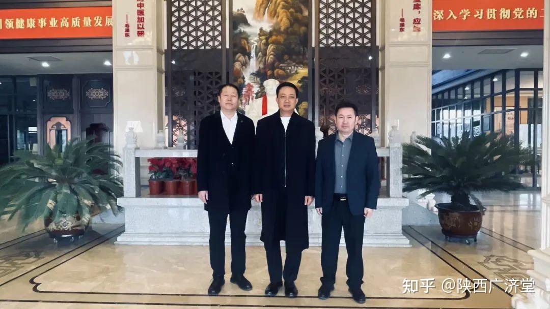 公司动态丨第十四届全国政协委员,鸿翔一心堂董事长阮鸿献到访陕西