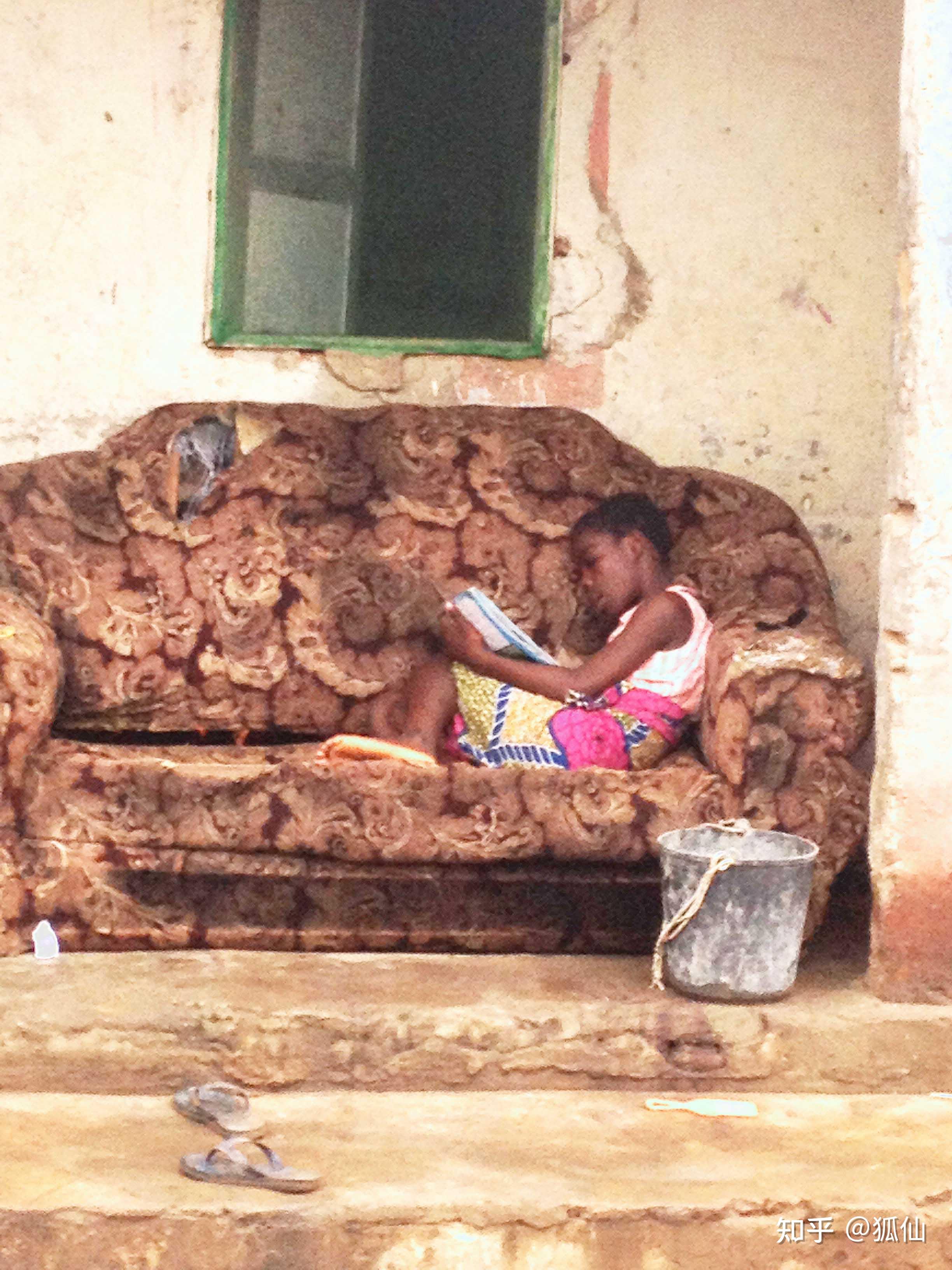 我在非洲安哥拉见过拍到的黑人小孩那些渴望的眼神