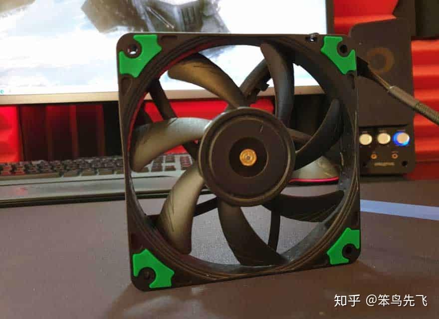 noctua猫头鹰chromaxblackswap风扇–一抹亮丽风采