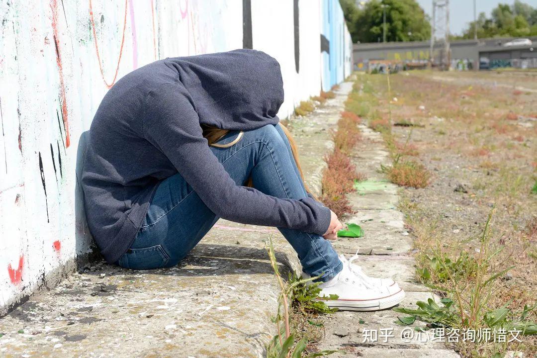 14岁抑郁少年被鉴定为鬼神附身,被喂符水致死,无知有多可怕?