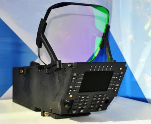 战斗机的抬头显示hud是怎么做到跟实际画面互动的?