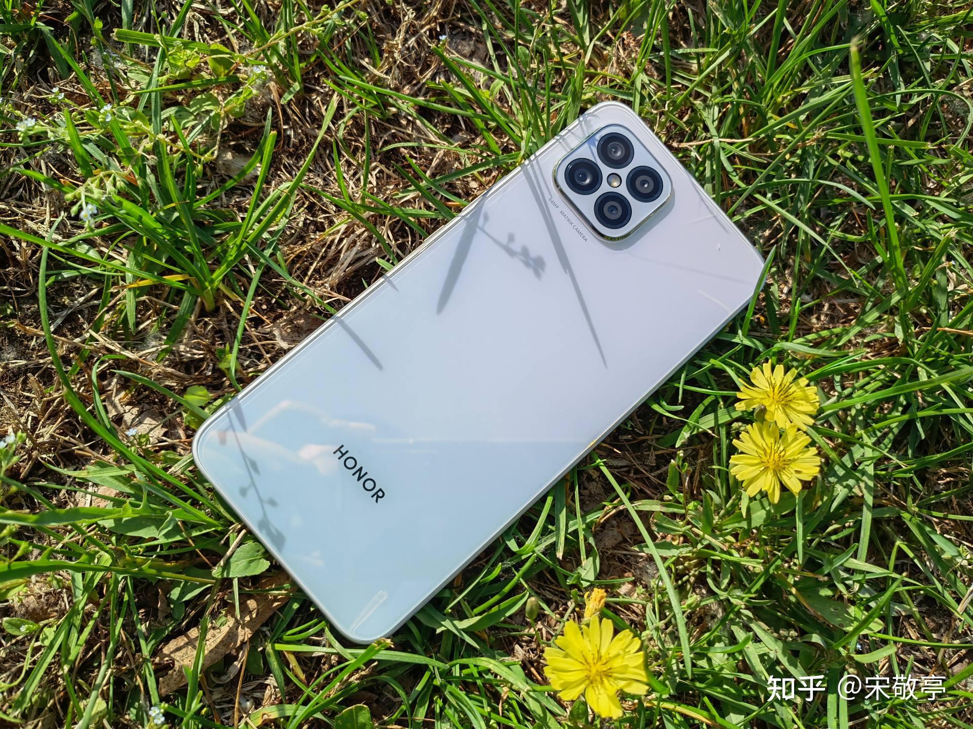 轻薄超闪充畅玩更随心荣耀play5上手体验