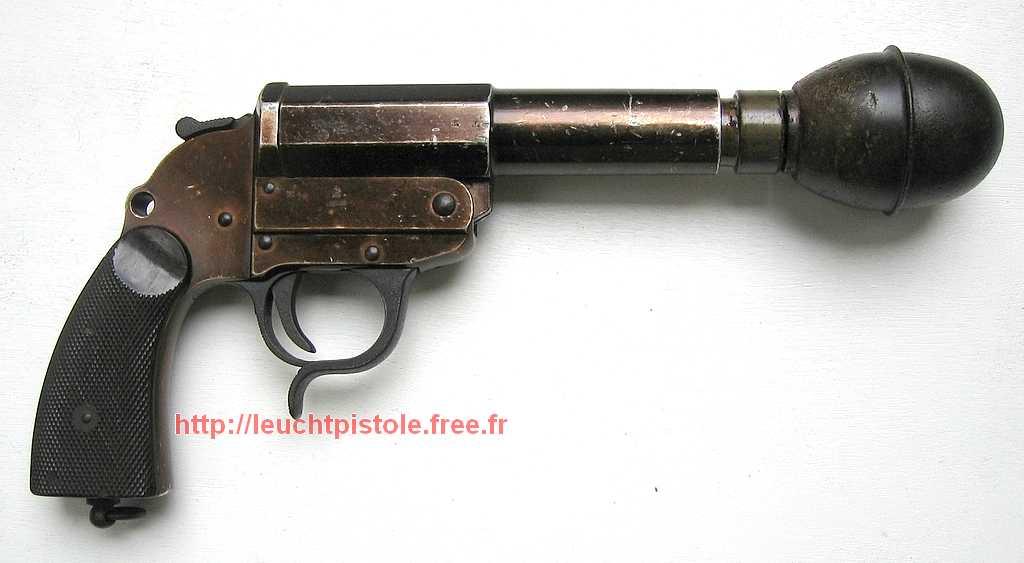 真的有可以打坦克的手枪,二战德军奇葩反坦克冲锋手枪