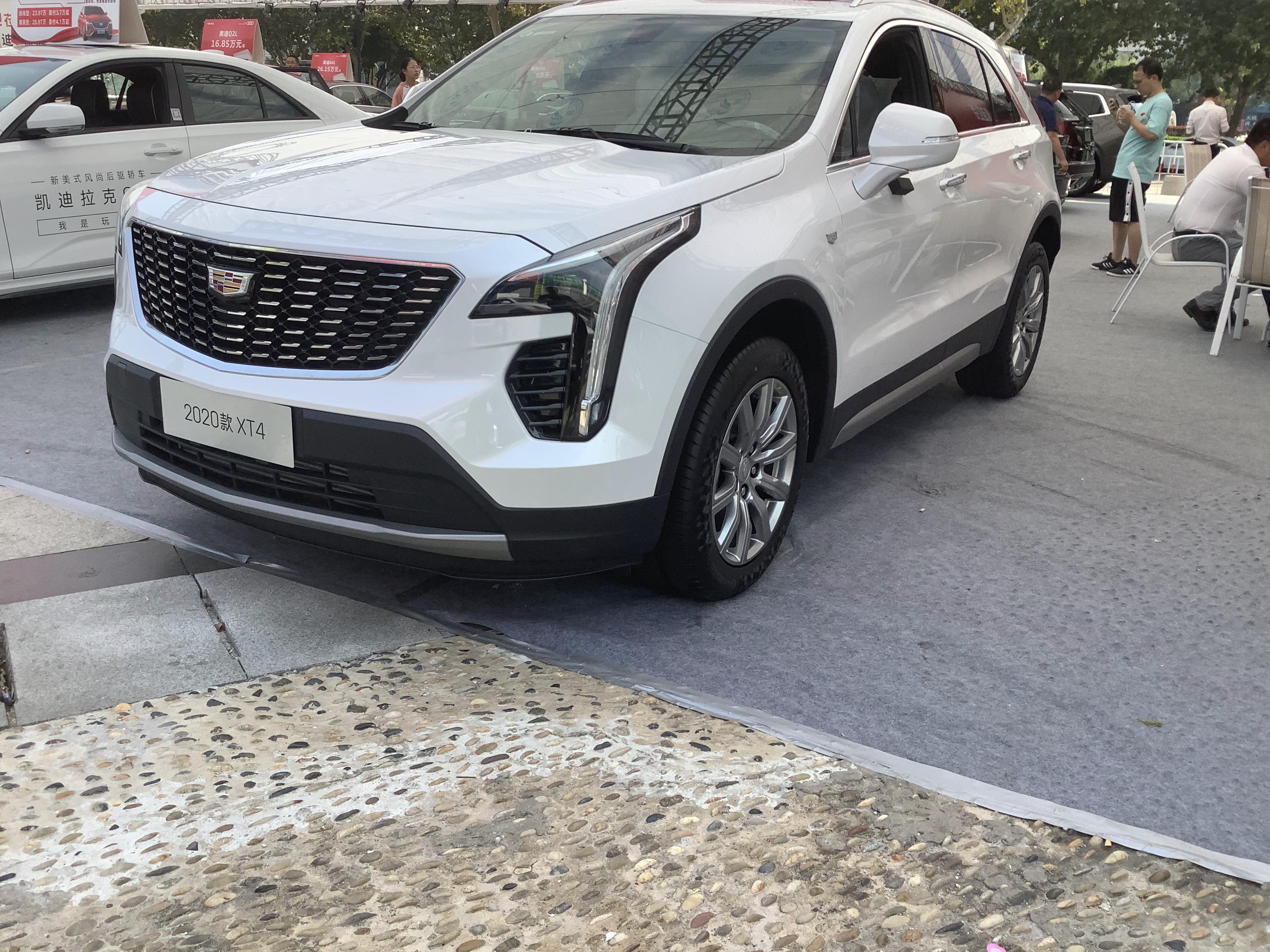直降5万2020款凯迪拉克xt4优惠后2097万起钻白色很大气
