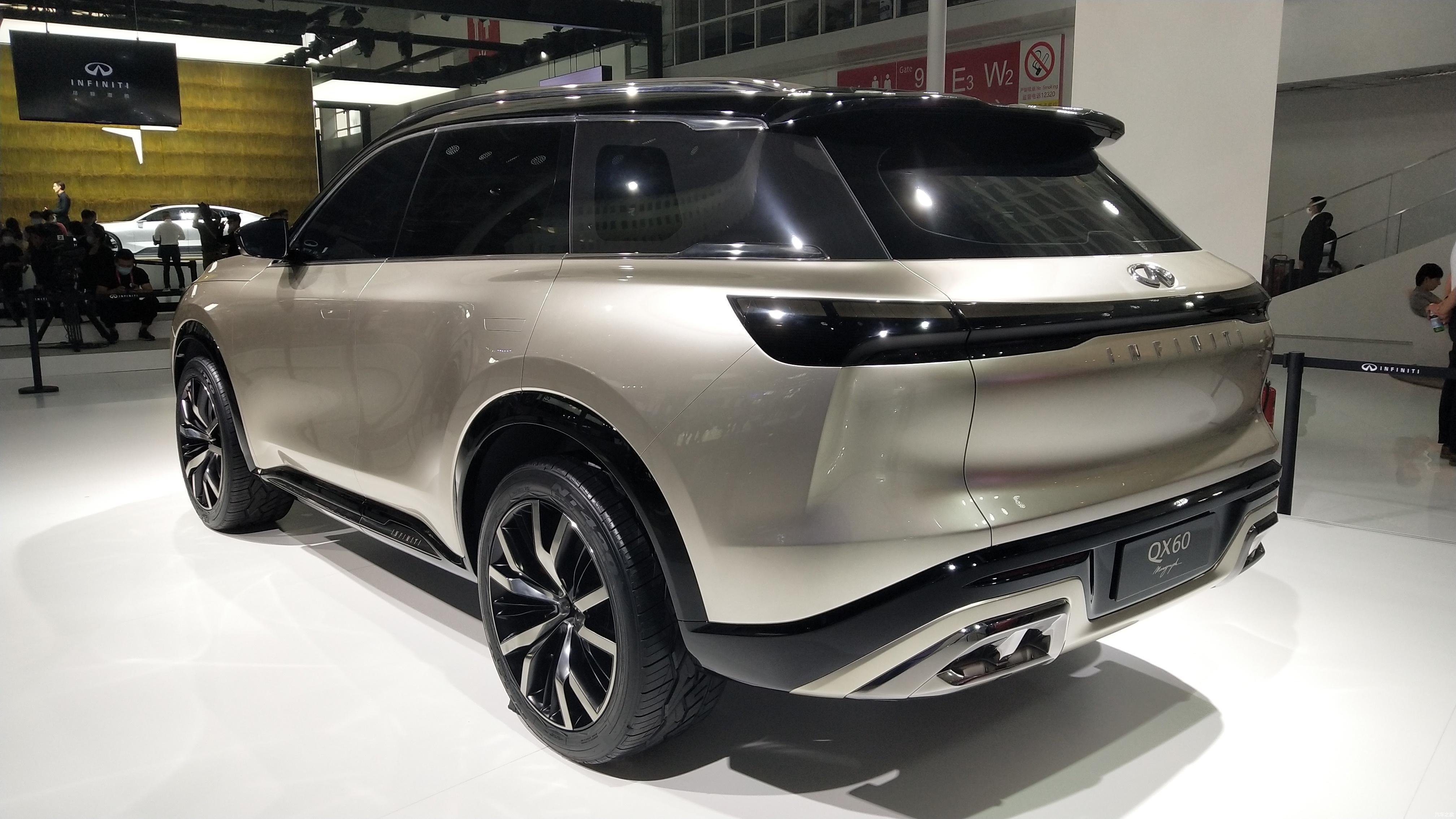 全新英菲尼迪qx60概念车的车尾部采用了很动感的风格设计,新车采用了