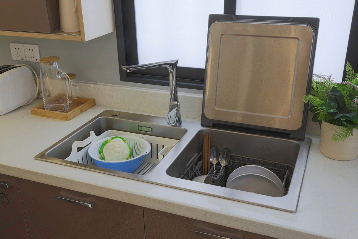 讲讲枯燥的原理洗碗机工作室便使用内置的清洗泵对水流产生压力效果